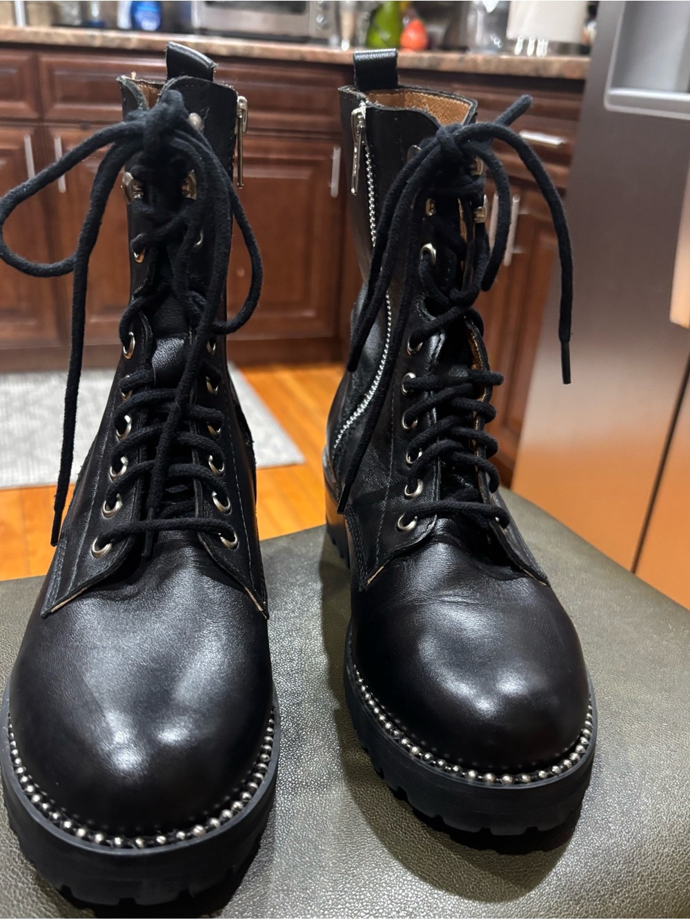 Preowned AQUA AQ-JAX Ladies 8.5M Black Leather Studded Combat Boots MSRP $150